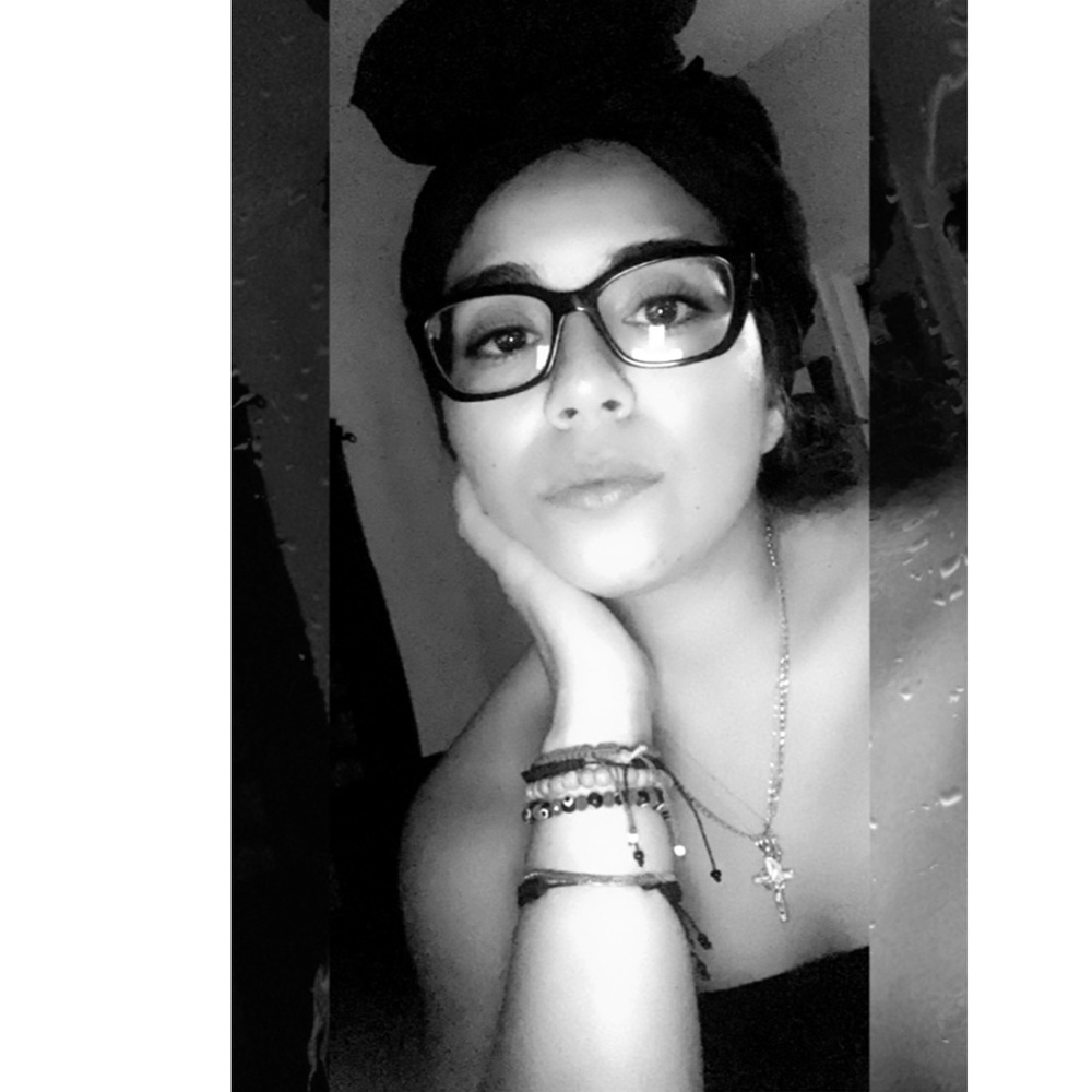 Meet your Posher, Mirta